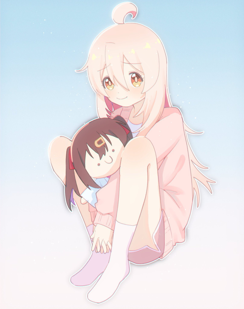 1girl, ahoge, bare_legs, blonde_hair, blue_background, brown_eyes, c:, character_doll