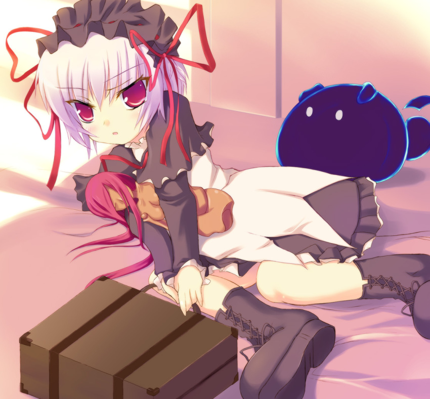 1girl, 1other, aq_interactive, arcana_heart, atlus, blush, boots, day, doll, dress, examu, female_focus, full_body, gier, indoors, jitome, lieselotte_achenbach, looking_at_viewer, safi, short_hair, solo, solo_focus, suitcase