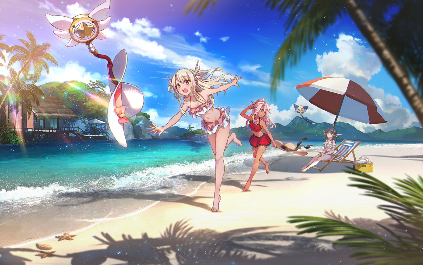 3girls, bare_legs, bare_shoulders, barefoot, beach, beach_umbrella, bikini, bikini_skirt, black_hair, blonde_hair, blue_sky, blush, breasts, brown_eyes, chloe_von_einzbern, closed_mouth, cloud, collarbone, dark-skinned_female, dark_skin, day, fate/kaleid_liner_prisma_illya, fate_(series), feather_hair_ornament, feathers, frilled_bikini, frills, hair_between_eyes, hair_ornament, hairclip, hat, illyasviel_von_einzbern, kaleidostick, long_hair, miyu_edelfelt, miyu_edelfelt_(magical_girl), multiple_girls, navel, ocean, open_mouth, orange_eyes, outdoors, palm_tree, pink_feathers, pink_hair, red_bikini, red_eyes, sand, shoichi_(ekakijin), sitting, sky, small_breasts, smile, sun_hat, swimsuit, tree, twintails, umbrella, water, white_bikini