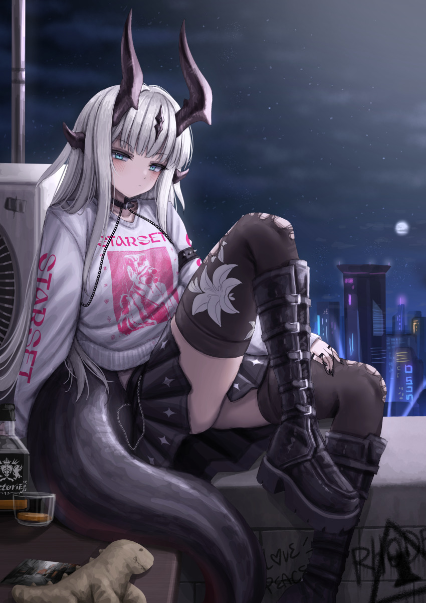 1girl, absurdres, air_conditioner, alcohol, arknights, black_boots, black_nails, black_skirt, black_thighhighs, blonde_hair, blush, boots, breasts, choker, city, city_lights, cityscape, closed_mouth, commentary, commission, dragon_girl, dragon_horns, dragon_tail, english_commentary, english_text, floral_print, full_body, full_moon, glass, green_eyes, hair_ornament, head_tilt, highres, horns, jewelry, knee_up, lily_print, lobsteranian, long_hair, long_sleeves, looking_at_viewer, medium_breasts, miniskirt, moon, nail_polish, night, outdoors, photo_(object), pleated_skirt, print_shirt, print_thighhighs, reed_(arknights), rooftop, shirt, sitting, skirt, sky, skyline, solo, star_(sky), stuffed_animal, stuffed_toy, sweater, tail, thighhighs, very_long_hair, white_sweater, zettai_ryouiki