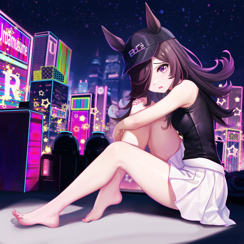 1girl, absurdres, animal_ears, barefoot, baseball_cap, black_hat, black_shirt, breasts, brown_hair, building, city, city_lights, cityscape, commission, ears_through_headwear, hair_over_one_eye, hat, highres, horse_ears, horse_girl, kazamatsuri_honatsu, long_hair, looking_at_viewer, medium_breasts, night, open_mouth, outdoors, pixiv_commission, purple_eyes, red_nails, rice_shower_(boc'z)_(umamusume), rice_shower_(umamusume), rooftop, scenery, shirt, sitting, skirt, sky, skyscraper, solo, thighs, umamusume, white_skirt