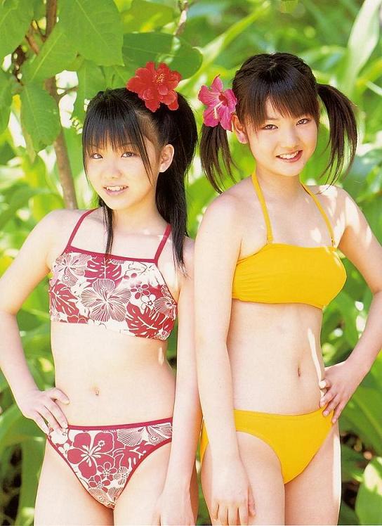 2girls, bikini, leaf, michishige_sayumi, multiple_girls, photo_(medium), swimsuit, tanaka_reina