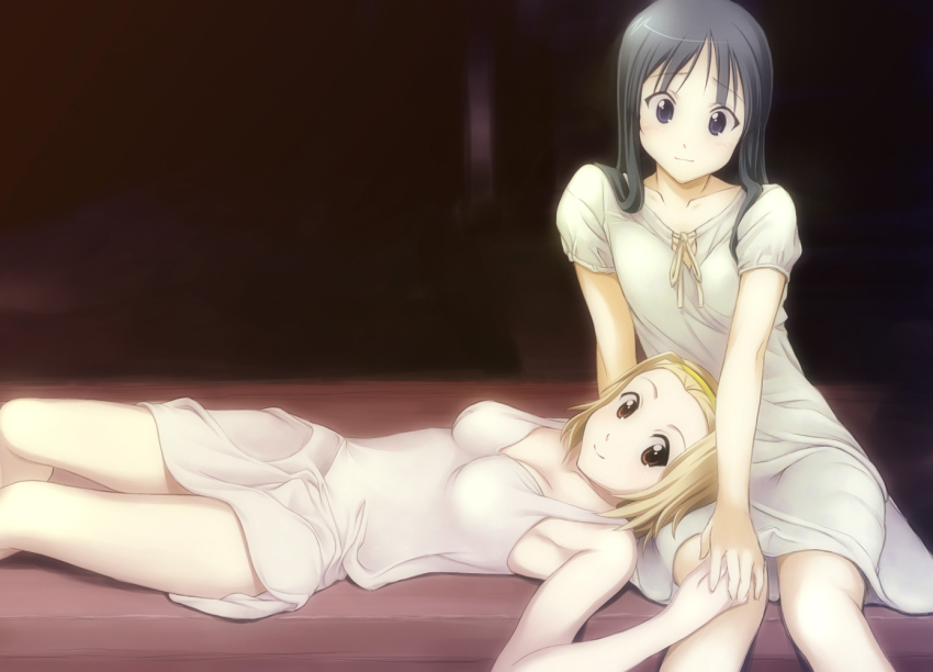 2girls, akiyama_mio, black_hair, blue_eyes, blush, brown_eyes, brown_hair, dancho_(danch)