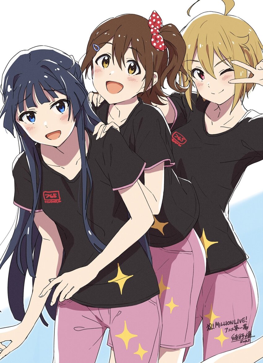 3girls, :d, ayano_yuu_(sonma_1426), black_hair, black_shirt, blonde_hair, blue_eyes, blush, bow, breasts, brown_hair, choppy_bangs, closed_mouth, collarbone, cowboy_shot, dot_nose, flat_chest, hair_between_eyes, hair_bow, hair_intakes, hair_ornament, hairclip, hand_on_another's_shoulder, hand_up, high_side_ponytail, highres, ibuki_tsubasa, idolmaster, idolmaster_million_live!, idolmaster_million_live!_(anime), kasuga_mirai, large_breasts, leaning_forward, long_hair, looking_at_viewer, mogami_shizuka, multiple_girls, one_eye_closed, open_mouth, pink_shorts, polka_dot, polka_dot_bow, ponytail, print_shirt, red_bow, red_eyes, shirt, short_ponytail, short_sleeves, shorts, side_ponytail, sidelocks, smile, straight_hair, t-shirt, v, v_over_eye, yellow_eyes