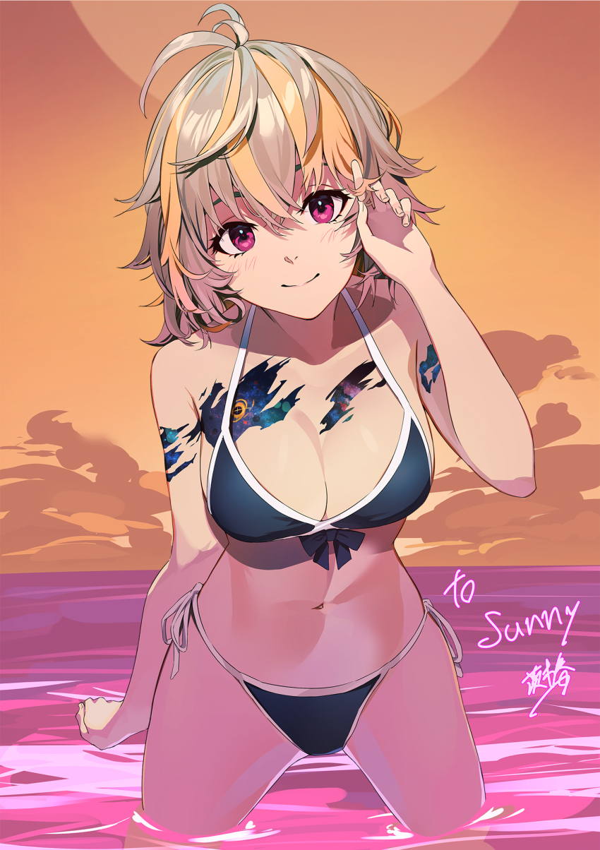 1girl, alternate_costume, antenna_hair, arm_up, bikini, black_bikini, black_bow, blonde_hair, blush, bow, bow_bikini, breasts, brown_background, cleavage, closed_mouth, commission, cowboy_shot, crossed_bangs, evening, eyebrows_hidden_by_hair, fingernails, grey_hair, hair_between_eyes, hand_in_own_hair, highres, ibaraki_shun, indie_virtual_youtuber, large_breasts, leaning_forward, long_hair, looking_at_viewer, multicolored_hair, navel, orange_background, outdoors, purple_eyes, scar, scar_on_arm, scar_on_chest, scar_on_shoulder, scar_on_shoulders, side-tie_bikini_bottom, signature, skeb_commission, smile, solo, space_print, split_mouth, standing, starry_sky_print, stomach, streaked_hair, sunny_splosion, swimsuit, twirling_hair, two-tone_hair, virtual_youtuber, wading, water