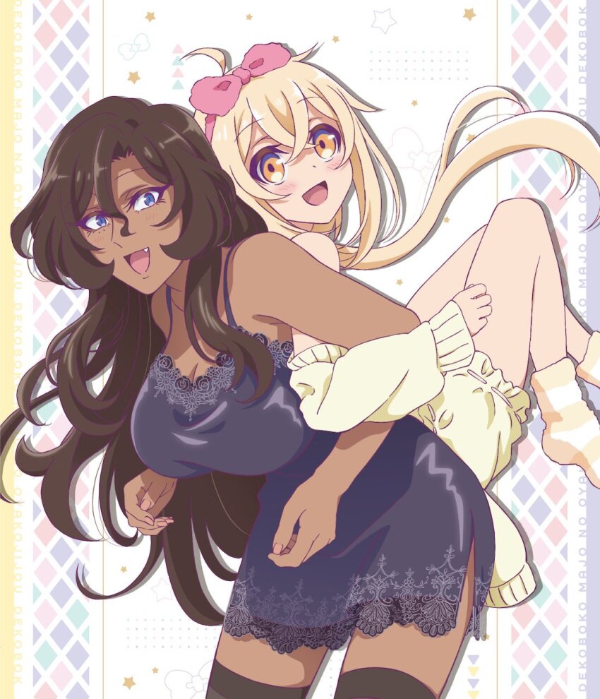 2girls, alissa_(dekoboko_majo_no_oyako_jijou), babydoll, black_nightgown, blonde_hair, blue_eyes, bow, breasts