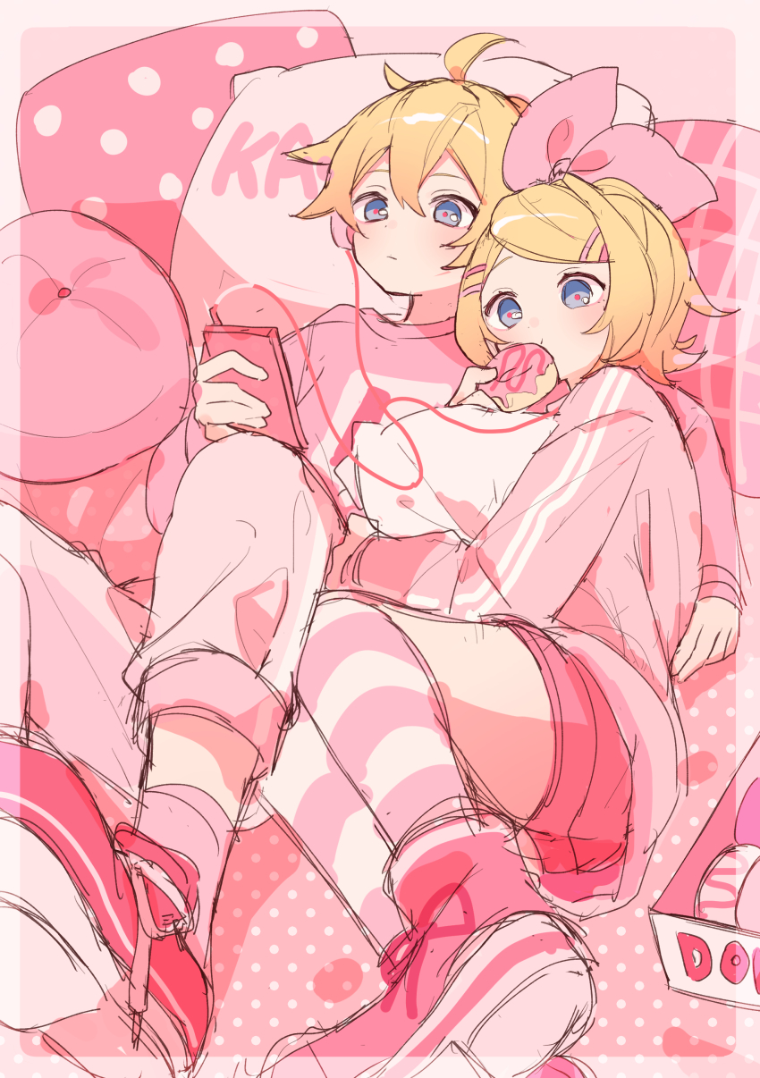 1boy, 1girl, :t, absurdres, ahoge, arm_around_shoulder, bed_sheet, blonde_hair