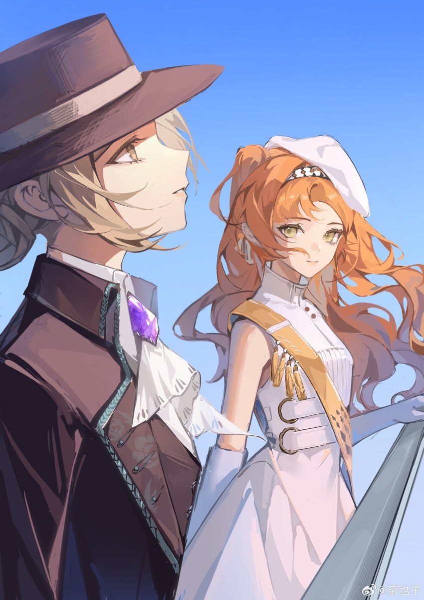 2girls, absurdres, ascot, bare_shoulders, beret, blue_sky, boater_hat, cha_ye_zi, checkered_hairband, collared_shirt, dress, dress_shirt, floating_hair, from_side, gloves, grey_eyes, grey_hair, hair_bun, hairband, hand_on_railing, hat, highres, jacket, long_hair, looking_at_another, looking_up, multiple_girls, orange_hair, profile, purple_headwear, purple_jacket, railing, reverse:1999, sash, shirt, short_hair, shoulder_sash, single_side_bun, sky, sleeveless, sleeveless_dress, smile, sonetto_(parade_anthem)_(reverse:1999), sonetto_(reverse:1999), tassel, turning_head, two_side_up, upper_body, vertin_(reverse:1999), watermark, weibo_watermark, white_ascot, white_dress, white_gloves, white_headwear, white_shirt, yellow_eyes, yellow_sash, yuri