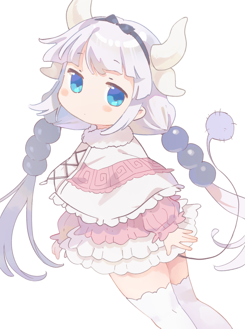 1girl, beads, black_hairband, blue_eyes, blush, bow, bow_hairband, capelet, chipochopo324, closed_mouth, commentary_request, dragon_girl, dragon_horns, dragon_tail, dress, feet_out_of_frame, from_behind, fur-trimmed_capelet, fur_trim, hair_beads, hair_bow, hair_ornament, hairband, highres, horns, kanna_kamui, kobayashi-san_chi_no_maidragon, long_hair, looking_at_viewer, low_twintails, pink_dress, purple_hair, short_dress, simple_background, solo, sphere_hair_ornament, tail, thighhighs, twintails, very_long_hair, white_background, white_thighhighs