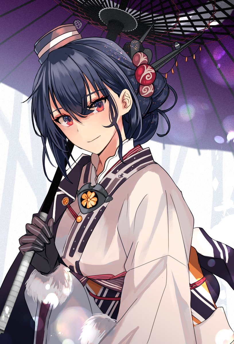 1girl, black_gloves, black_hair, black_headwear, commentary_request, folded_hair, fur-trimmed_kimono, fur_trim