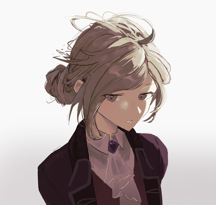 1girl, absurdres, amamiyadagashi, ascot, black_coat, brooch, coat, collared_shirt, commentary_request, freckles, gradient_background, grey_background, grey_eyes, grey_hair, hair_bun, highres, jewelry, parted_lips, reverse:1999, shirt, single_side_bun, solo, upper_body, vertin_(reverse:1999), white_ascot, white_shirt
