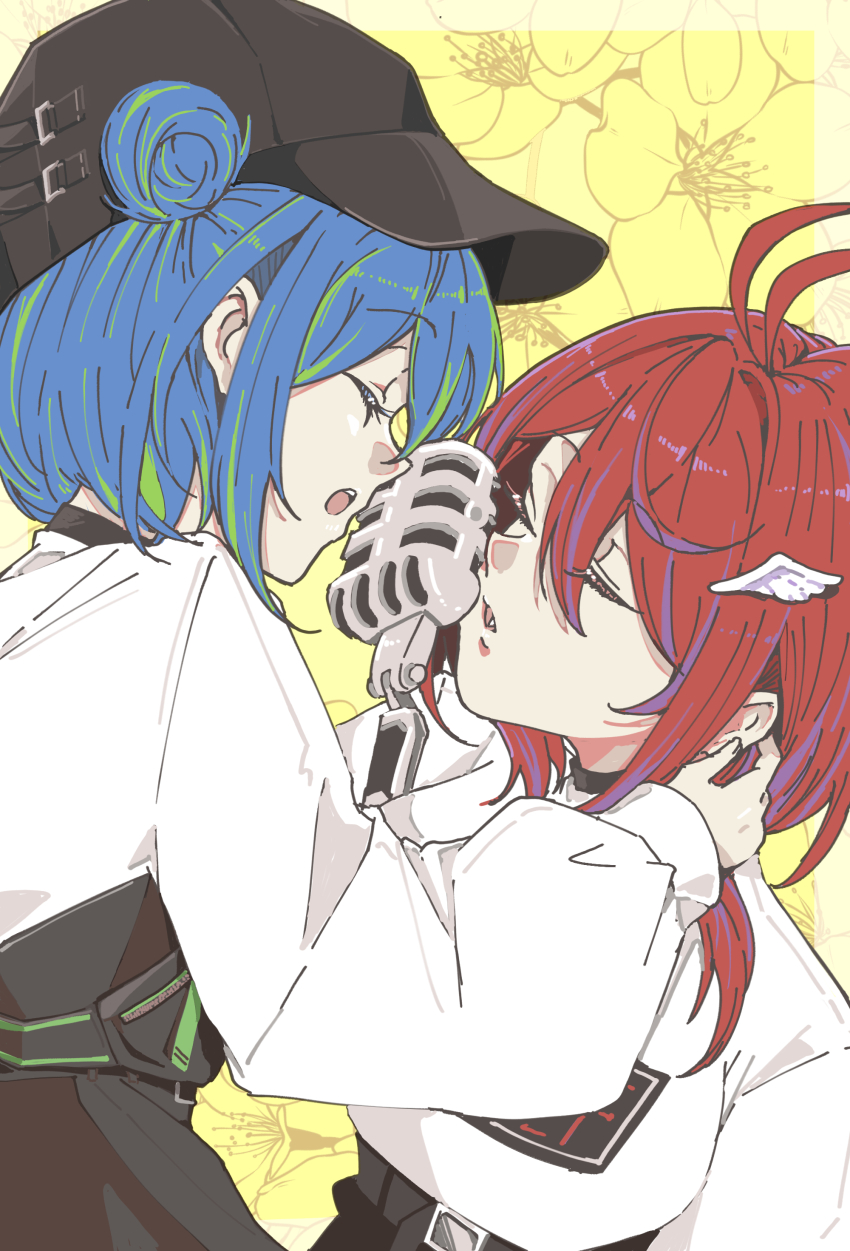 2girls, absurdres, akane_canna, akane_canna_(2nd_costume), antenna_hair, baseball_cap, black_headwear, black_shorts