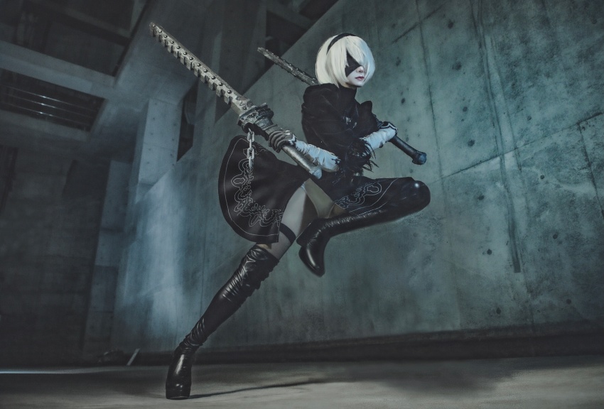 1girl, 2b_(nier:automata), absurdres, black_boots, black_dress, black_hairband, blindfold, boots