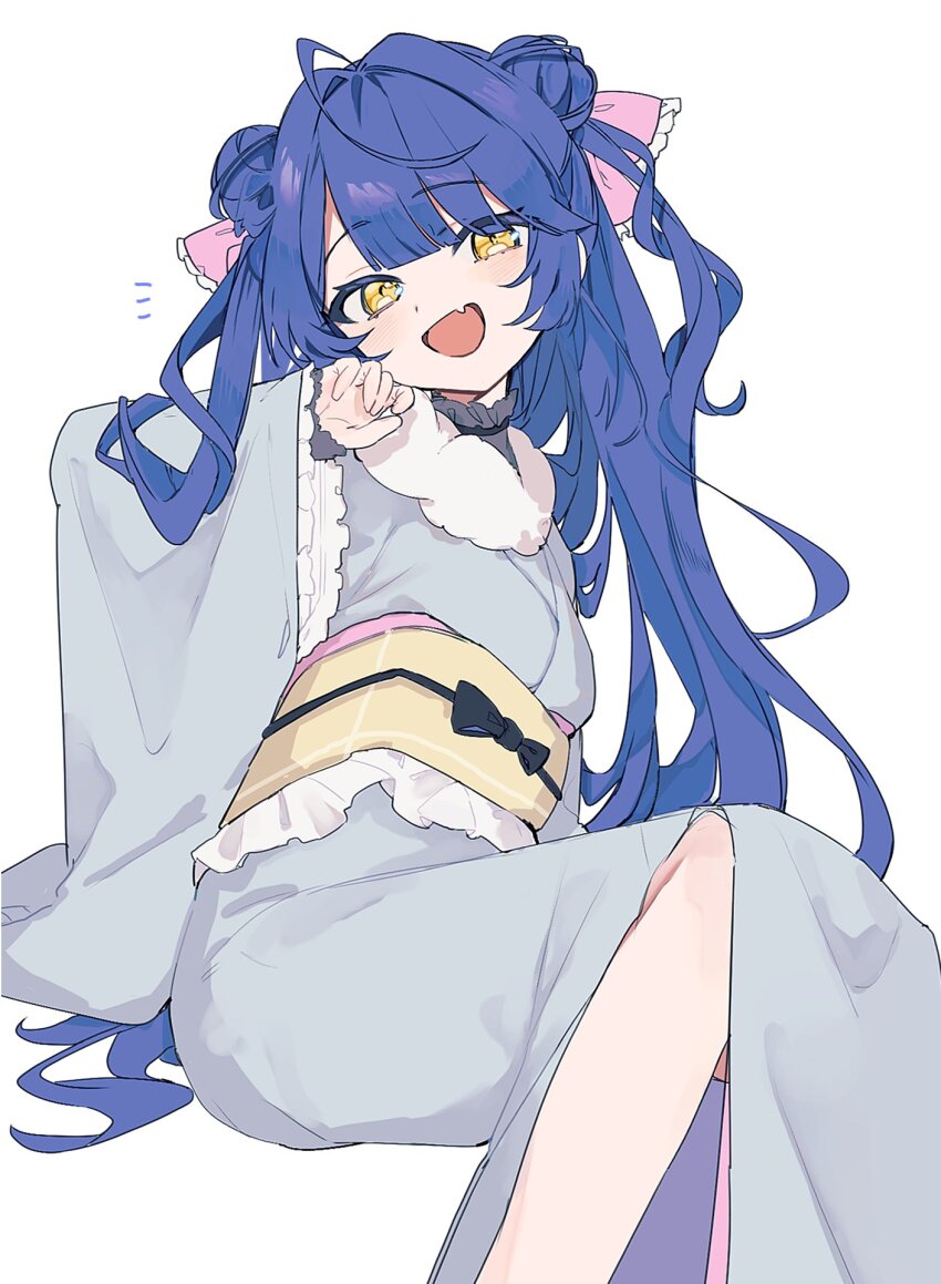 1girl, ahoge, amamiya_kokoro, blue_hair, blue_kimono, bow, double_bun, fang, fur_scarf, hair_bow, hair_bun, highres, japanese_clothes, kimono, long_hair, long_sleeves, nijisanji, obi, open_mouth, p_kotai, pink_bow, sash, simple_background, skin_fang, smile, solo, very_long_hair, virtual_youtuber, white_background, wide_sleeves, yellow_eyes, yellow_sash