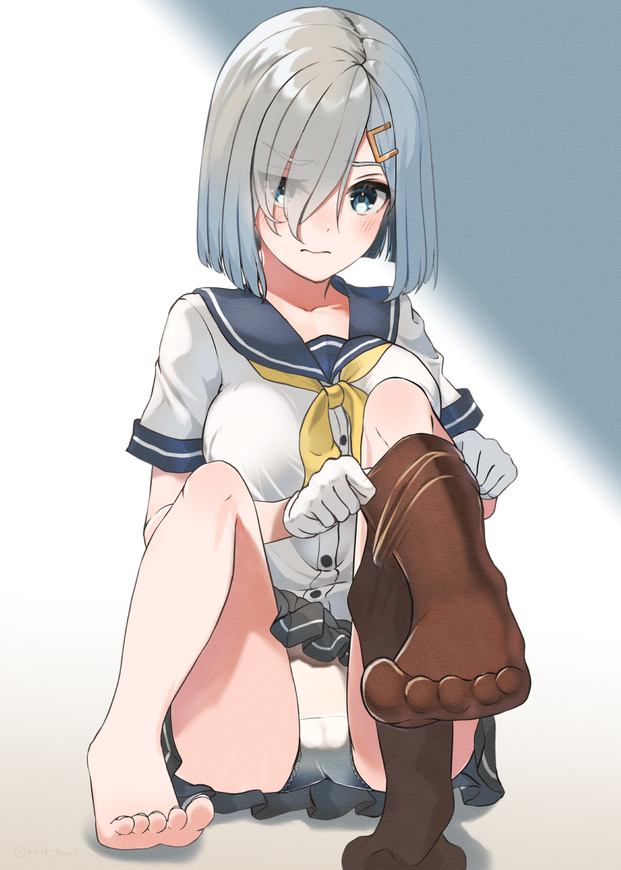 1girl, black_pantyhose, blue_eyes, breasts, eyes_visible_through_hair, gloves, grey_hair, grey_sailor_collar