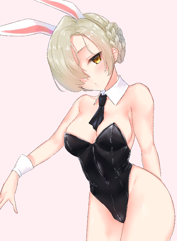 1girl, aliasing, alternate_costume, animal_ears, arm_behind_back, ascot, ascot_between_breasts, azur_lane, bare_legs, bare_shoulders, black_ascot, black_leotard, blonde_hair, blush, braid, breasts, cleavage, clothes_between_breasts, commentary_request, covered_navel, detached_collar, expressionless, hair_over_one_eye, hand_up, hip_focus, leaning_forward, leotard, medium_breasts, open_mouth, playboy_bunny, rabbit_ears, sheffield_(azur_lane), short_hair, solo, yellow_eyes, zabuton_(zabu10n3)