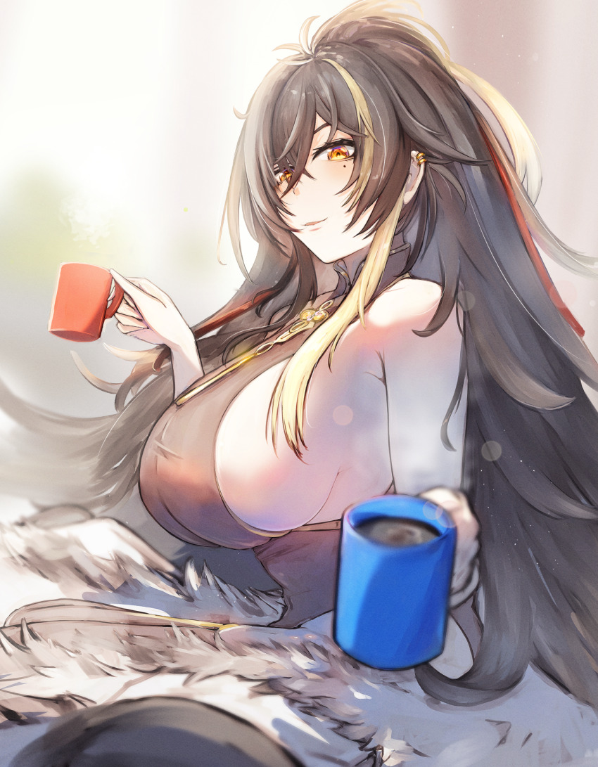 1girl, azur_lane, bare_shoulders, black_hair, blonde_hair, breasts, coffee, coffee_mug, cup, earrings, fur_trim, harbin_(azur_lane), highres, holding, holding_cup, huge_breasts, jewelry, long_hair, looking_at_viewer, mole, mole_under_eye, mug, multicolored_hair, orusun, sideboob, sleeveless, solo, streaked_hair, two-tone_hair, very_long_hair, yellow_eyes