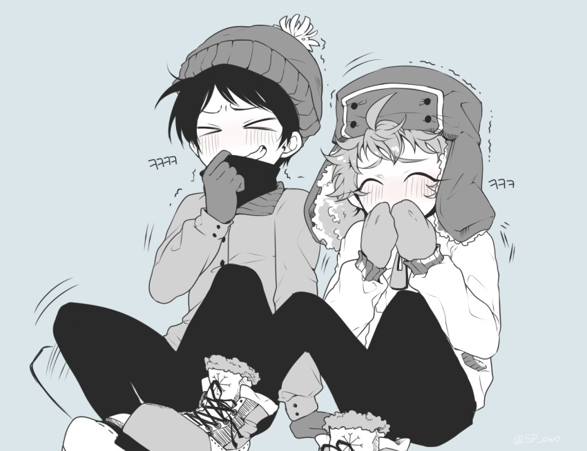 >_<, 2boys, beanie, black_hair, blush, fur_hat, gloves, grin