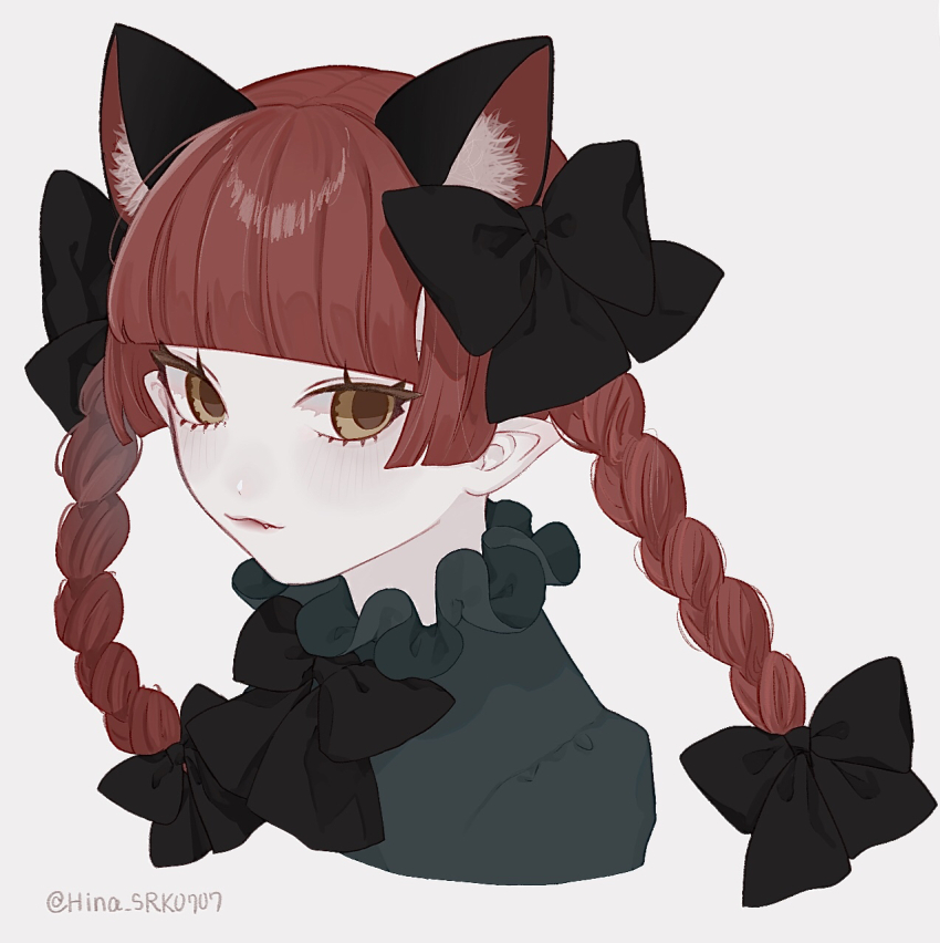 1girl, animal_ear_fluff, animal_ears, black_bow, blunt_bangs, bow, braid, brown_eyes, cat_ears, cat_girl, closed_mouth, cropped_shoulders, fang, green_shirt, hair_bow, highres, hina_(uhnt4478), kaenbyou_rin, long_hair, looking_at_viewer, pointy_ears, red_hair, shirt, simple_background, solo, touhou, twin_braids, twitter_username, white_background