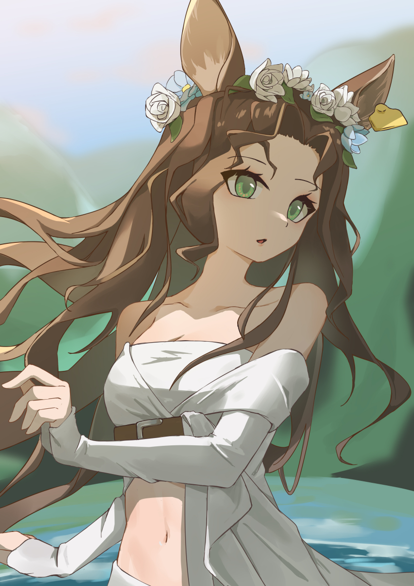 1girl, :o, absurdres, animal_ears, bare_shoulders, belt, blonde_hair, blue_sky, blurry, blurry_background, brown_belt, chi_jiecao_de_tianshi, collarbone, deer_ears, deer_girl, ear_tag, flower, flower_wreath, green_eyes, hand_up, head_wreath, highres, jessica_(reverse:1999), long_hair, long_sleeves, looking_to_the_side, mountain, navel, off_shoulder, outdoors, reverse:1999, shirt, sky, sleeves_past_wrists, solo, stomach, turning_head, underbust, upper_body, water, white_flower, white_shirt