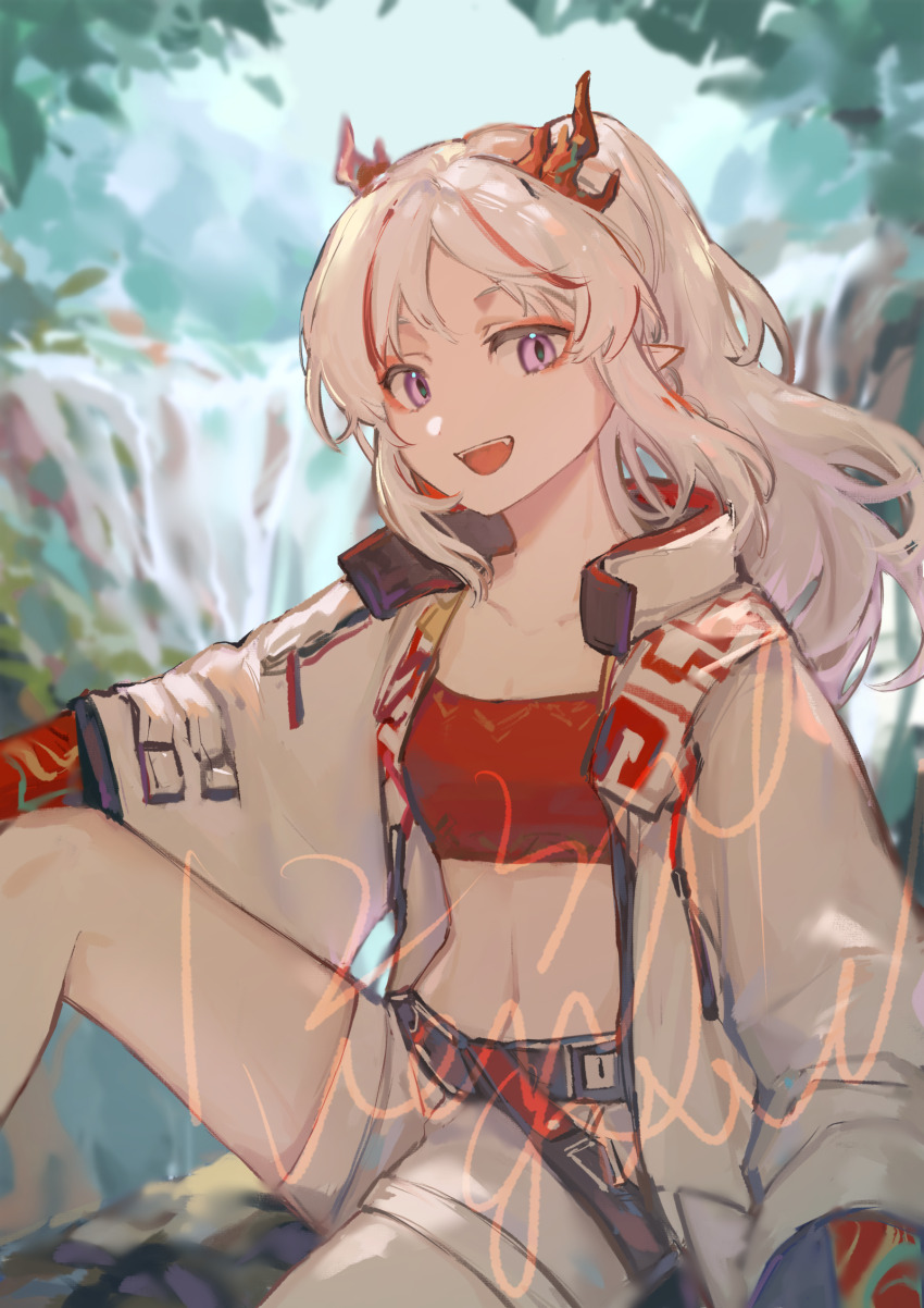 1girl, :d, arknights, bandeau, blurry, blurry_background, chinese_commentary, collared_jacket, commentary_request, day, dragon_girl, dragon_horns, highres, horns, jacket, knee_up, long_hair, looking_at_viewer, midriff, multicolored_hair, navel, nian_(arknights), open_clothes, open_jacket, open_mouth, outdoors, pink_eyes, red_bandeau, red_hair, shorts, sitting, smile, solo, sparklings_(1234_hen_hao_chi), streaked_hair, watermark, white_hair, white_jacket, white_shorts