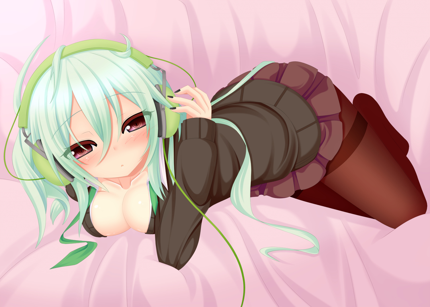 blush, breasts, cleavage, green_hair, headphones, masiroke, original, pantyhose, purple_eyes, skirt