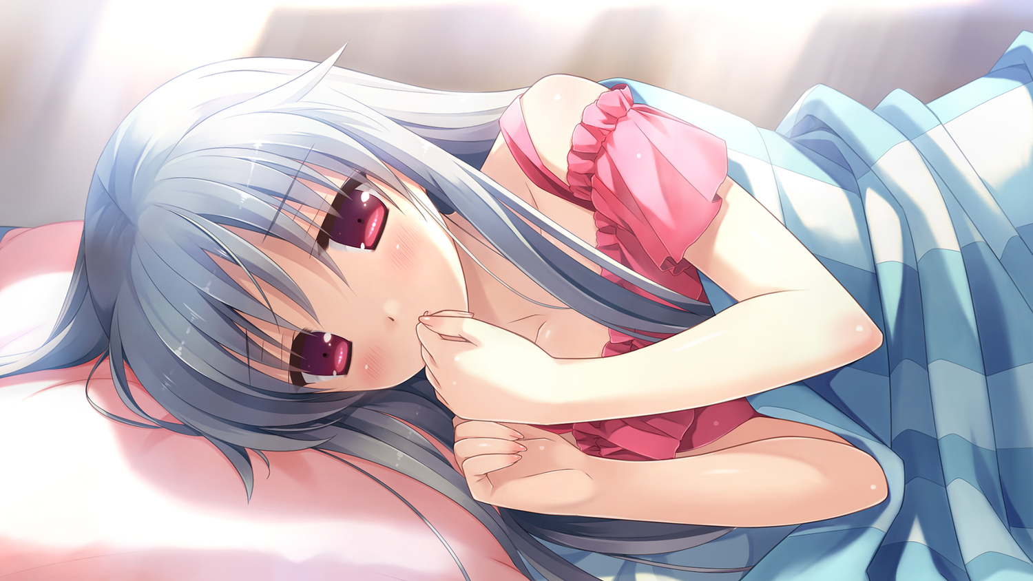 bed, blush, close, cube, game_cg, gray_hair, kanekiyo_miwa, kurano-kunchi_no_futago_jijou