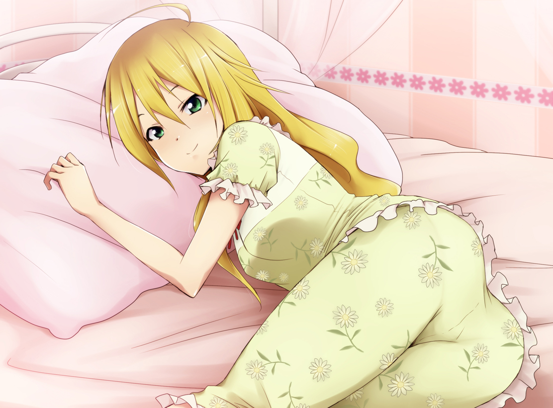 ass, bed, blonde_hair, green_eyes, hoshii_miki, idolmaster, kaiga, pajamas