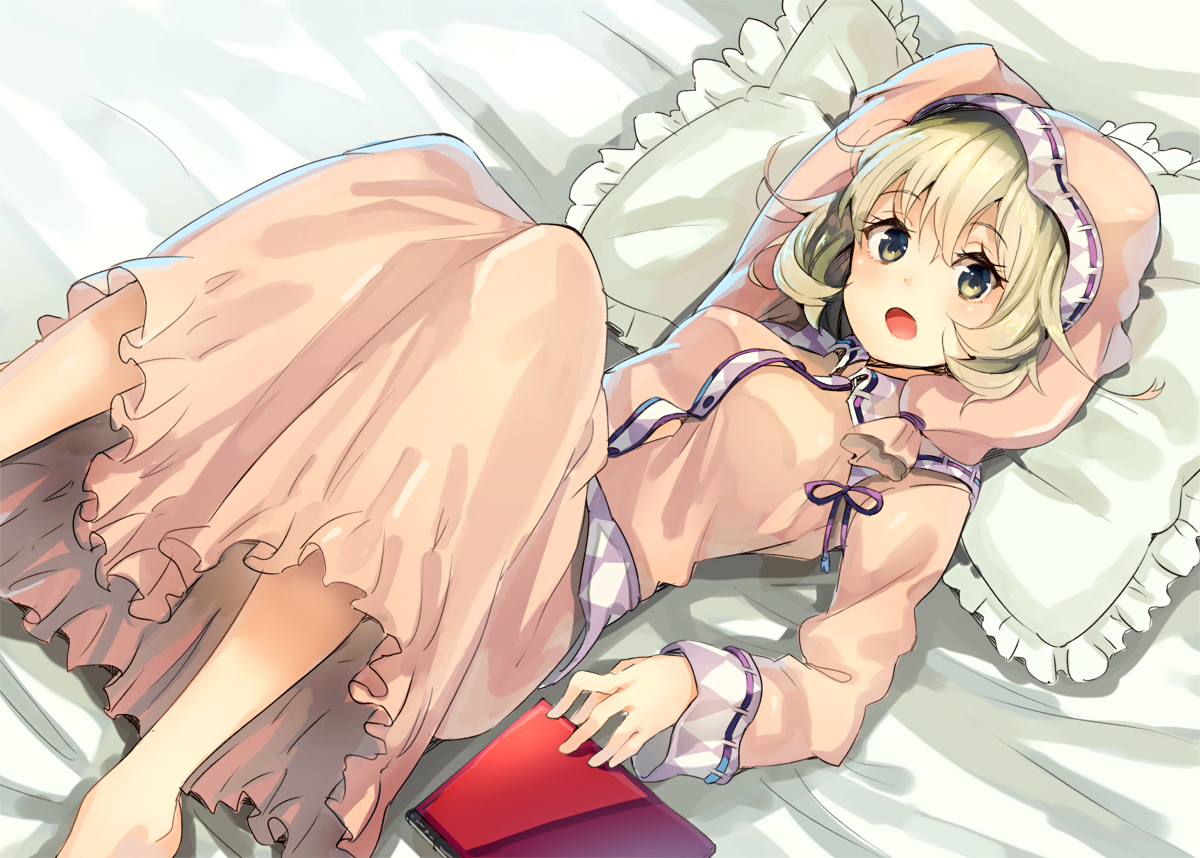 bed, blonde_hair, computer, green_eyes, hat, pajamas, paseri, sasami-san@ganbaranai, short_hair, tsukuyomi_sasami