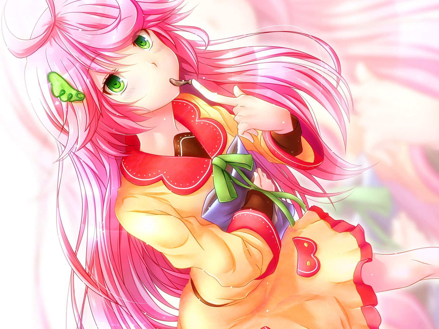 green_eyes, pink_hair, watarui