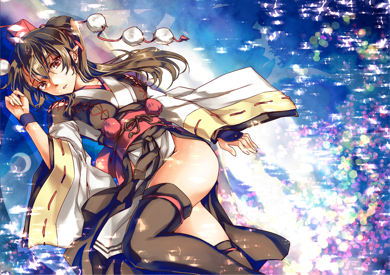 abo_(hechouchou), brown_hair, hat, japanese_clothes, long_hair, red_eyes, shameimaru_aya, thighhighs