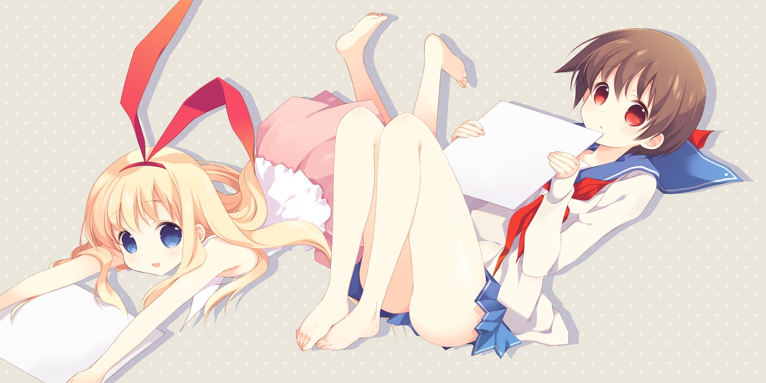 2girls, amae_koromo, barefoot, blonde_hair, blue_eyes, brown_hair, miyanaga_saki, red_eyes, saki, school_uniform, tokumi_yuiko