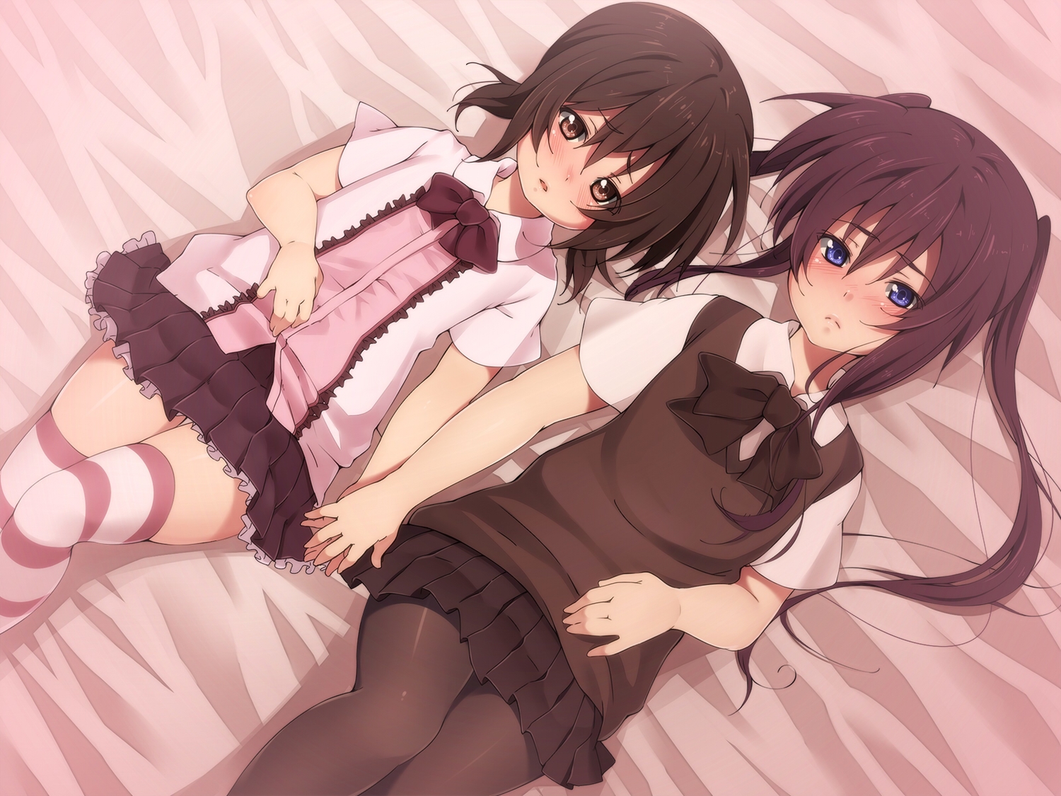 all_male, bed, blue_eyes, blush, bow, brown_eyes, brown_hair, game_cg