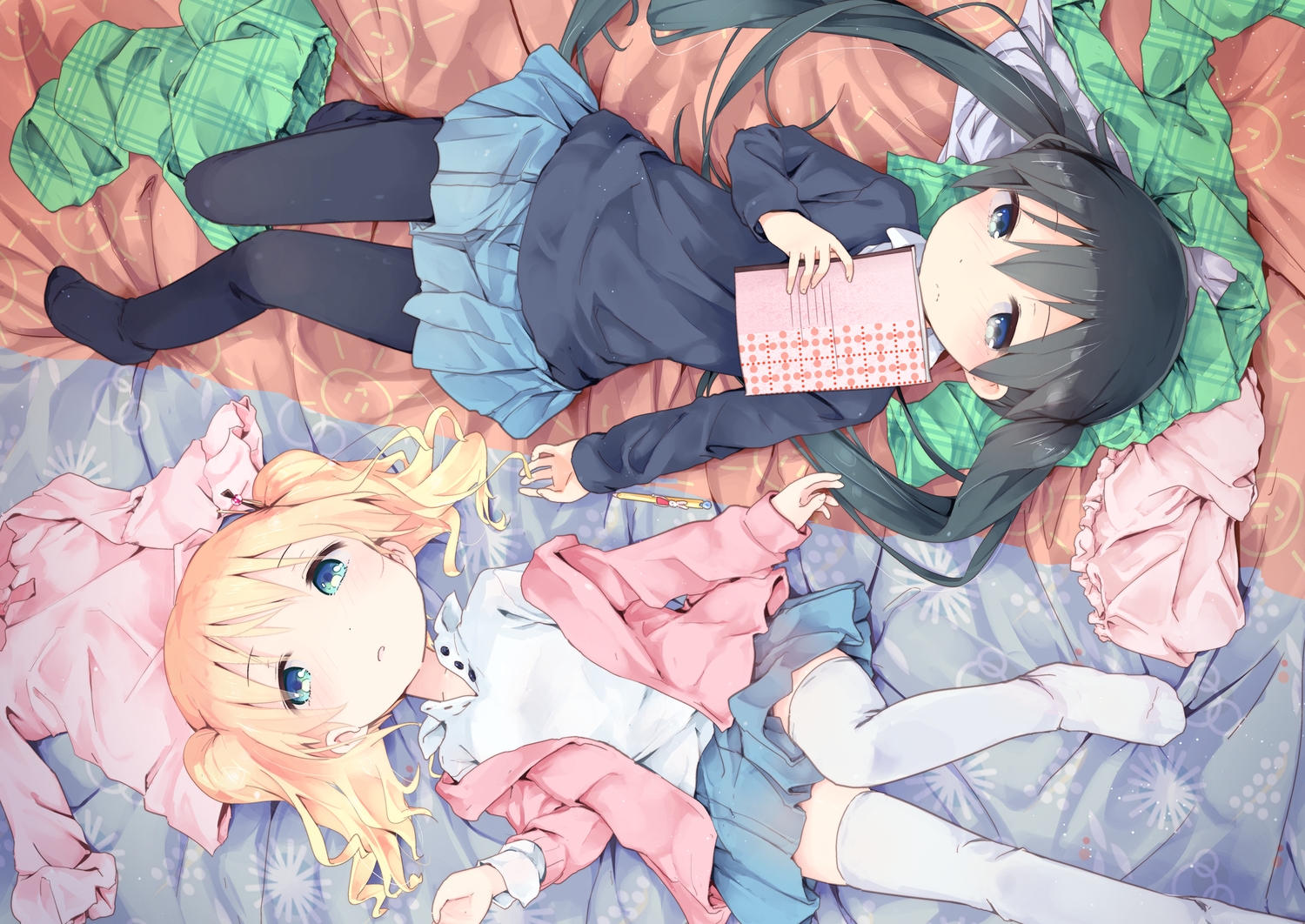 2girls, alice_cartelet, bed, black_hair, blonde_hair, blue_eyes, blush, book