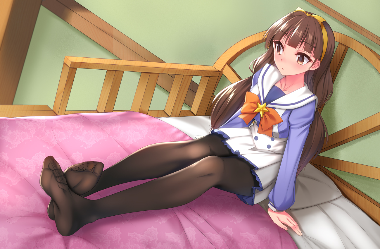 amanogawa_kirara, bed, bow, brown_eyes, brown_hair, go!_princess_precure, headband, long_hair, pantyhose, precure, school_uniform, smile_precure!, yuki_usagi_(mofurafu)