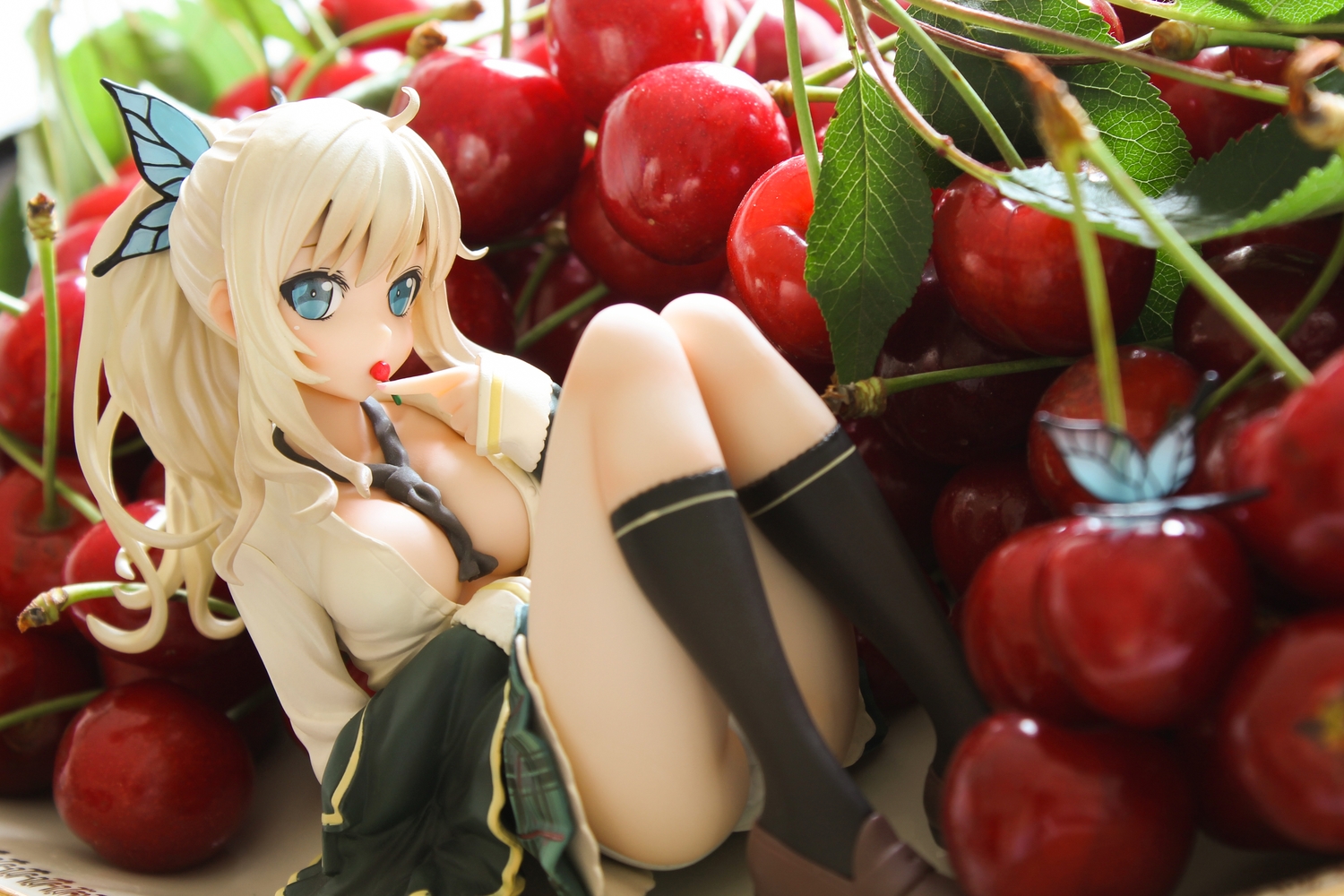 boku_wa_tomodachi_ga_sukunai, breasts, cherry, cleavage, figure, food, fruit, kashiwazaki_sena, kneehighs, no_bra, panties, photo, school_uniform, skirt, underwear