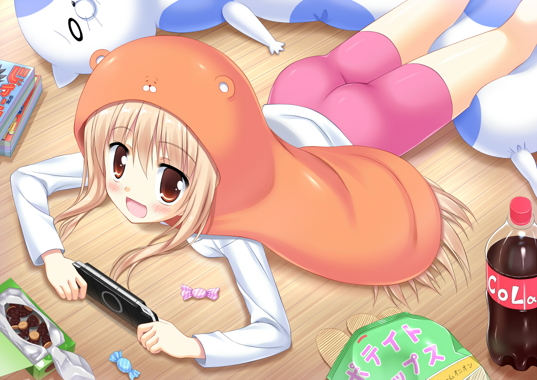 aliasing, ass, bike_shorts, blonde_hair, brown_eyes, candy, coca_cola, doma_umaru