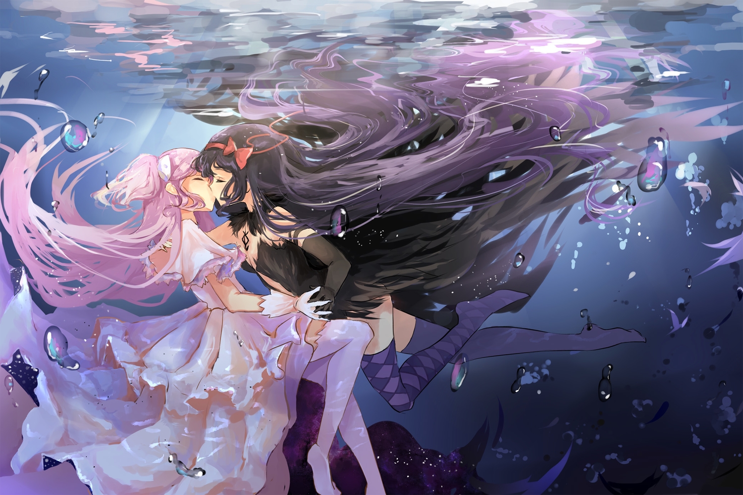 2girls, akemi_homura, akuma_homura, bubbles, dango_(dangowalolicon), dress, gloves, jpeg_artifacts, kaname_madoka, kiss, long_hair, mahou_shoujo_madoka_magica, mahou_shoujo_madoka_magica_movie, shoujo_ai, thighhighs, ultimate_madoka, underwater, water