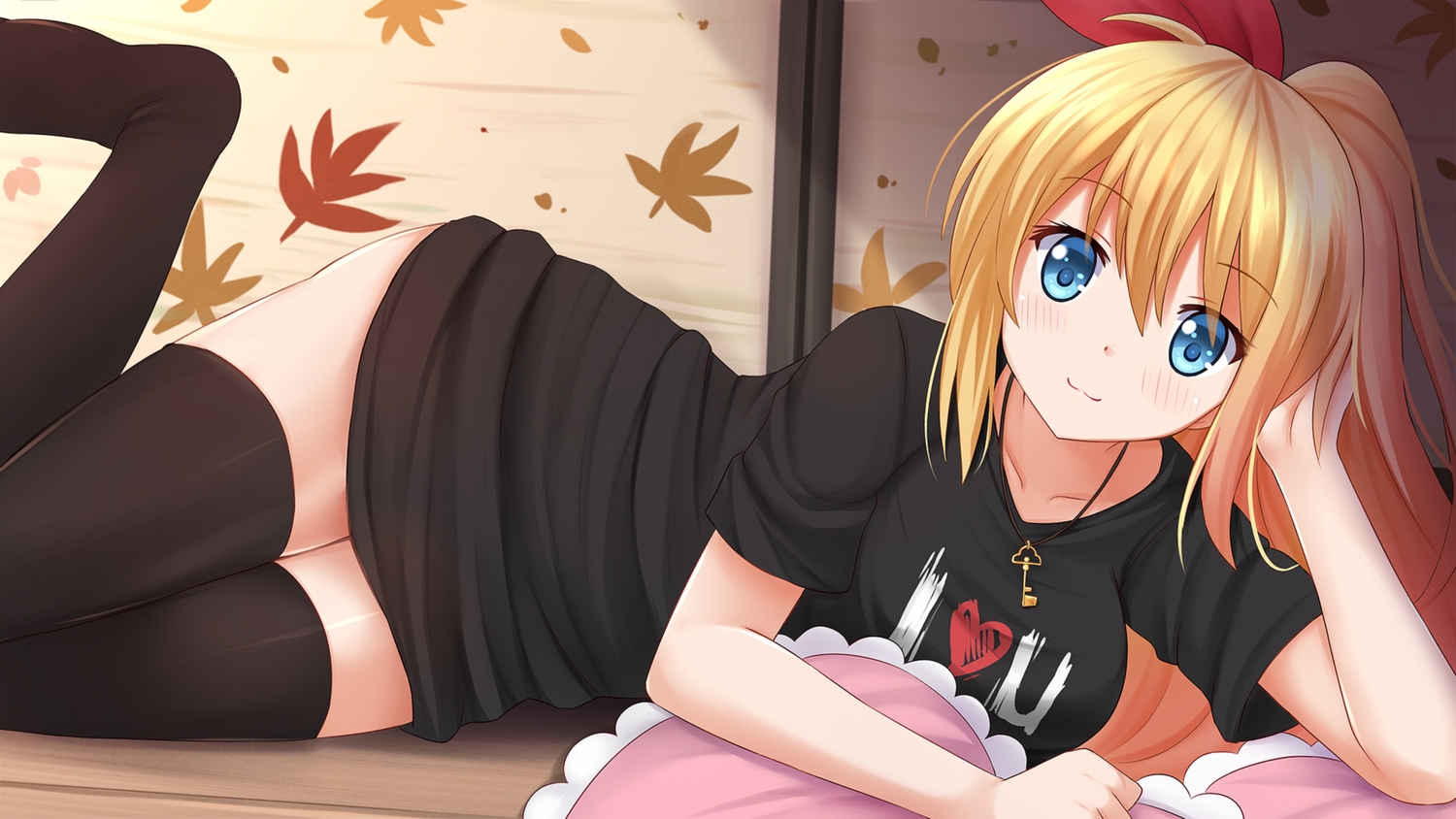 aqua_eyes, blonde_hair, blush, cat_smile, kazenokaze, kirisaki_chitoge, long_hair, necklace, nisekoi, ponytail, thighhighs, zettai_ryouiki