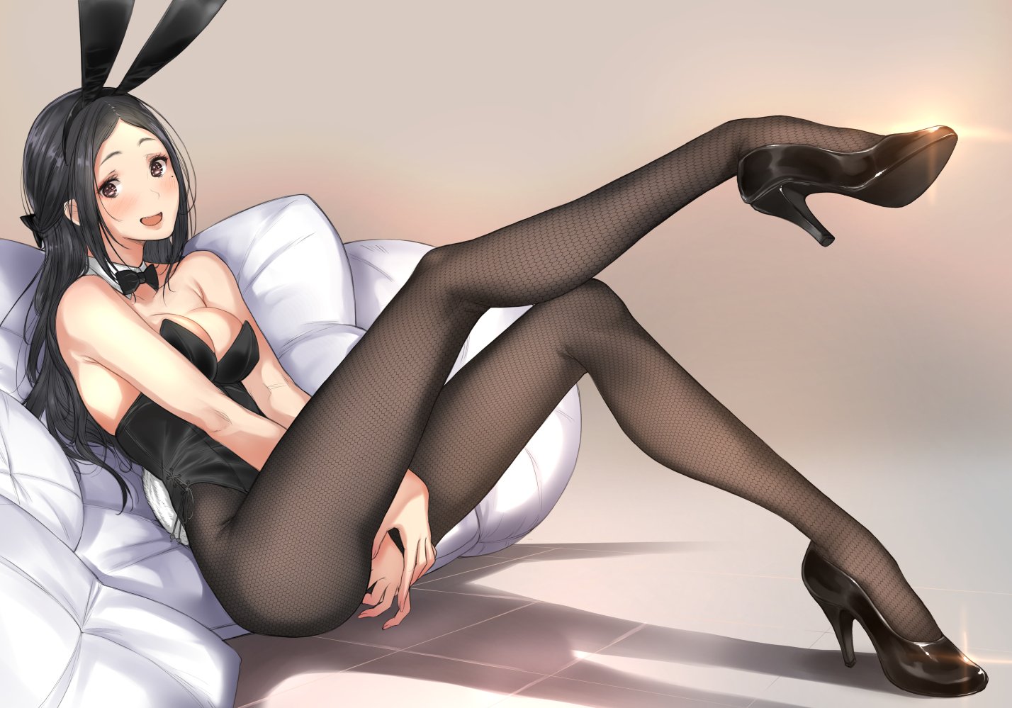 animal_ears, bodysuit, breasts, bunny_ears, bunnygirl, cleavage, collar, jpeg_artifacts