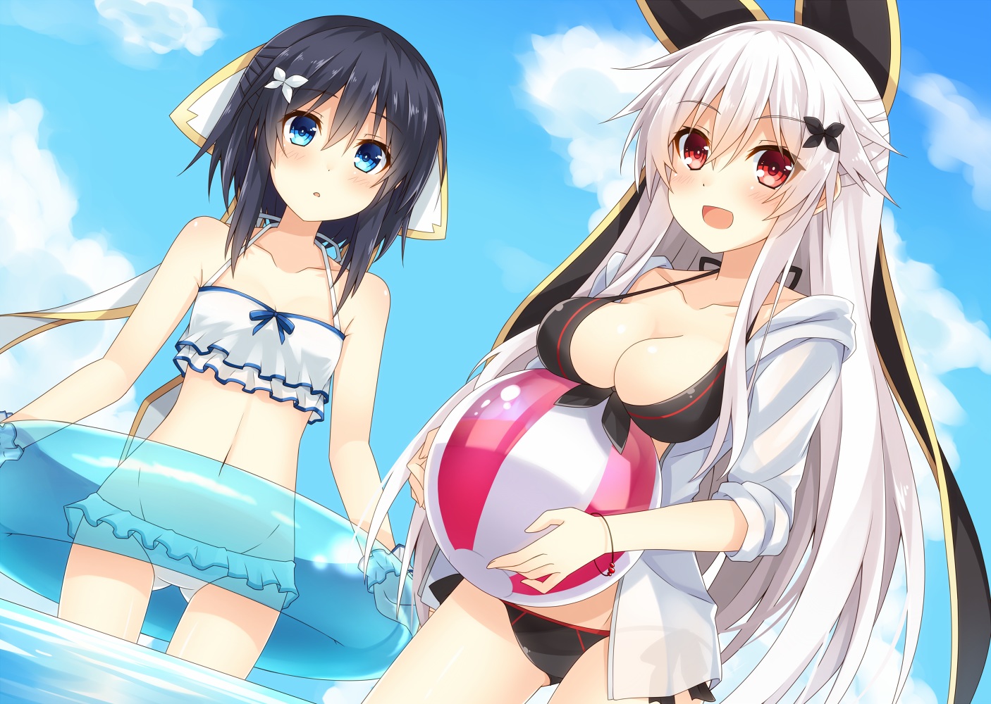 2girls, aliasing, aqua_eyes, ball, bikini, black_hair, blush, bow, breasts, cleavage, clouds, etna_(komori_kuzuyu), hood, komori_kuzuyu, long_hair, navel, original, red_eyes, ribbons, rivier_(komori_kuzuyu), short_hair, sky, swim_ring, swimsuit, water, white_hair