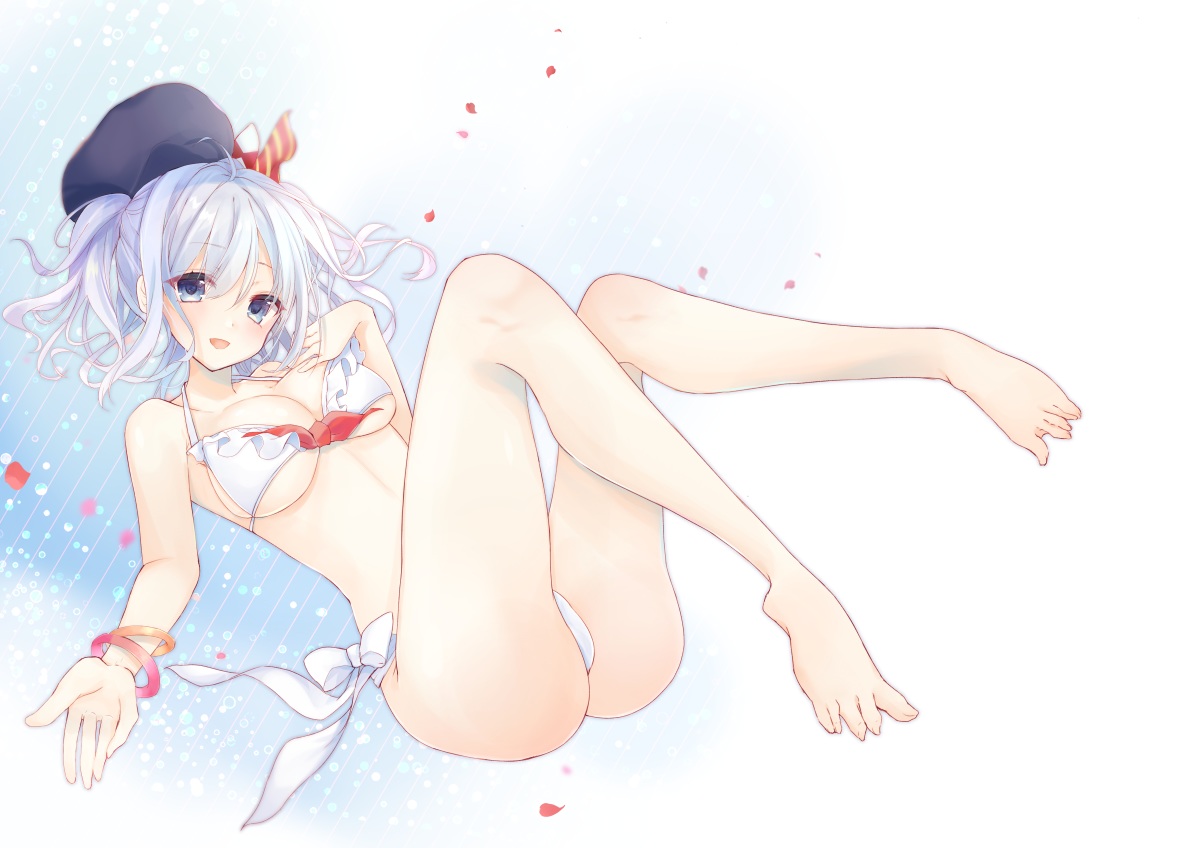 aliasing, anthropomorphism, barefoot, bikini, blue_eyes, breasts, gray_hair, hat, kantai_collection, kashima_(kancolle), natsuki_(ukiwakudasai), swimsuit