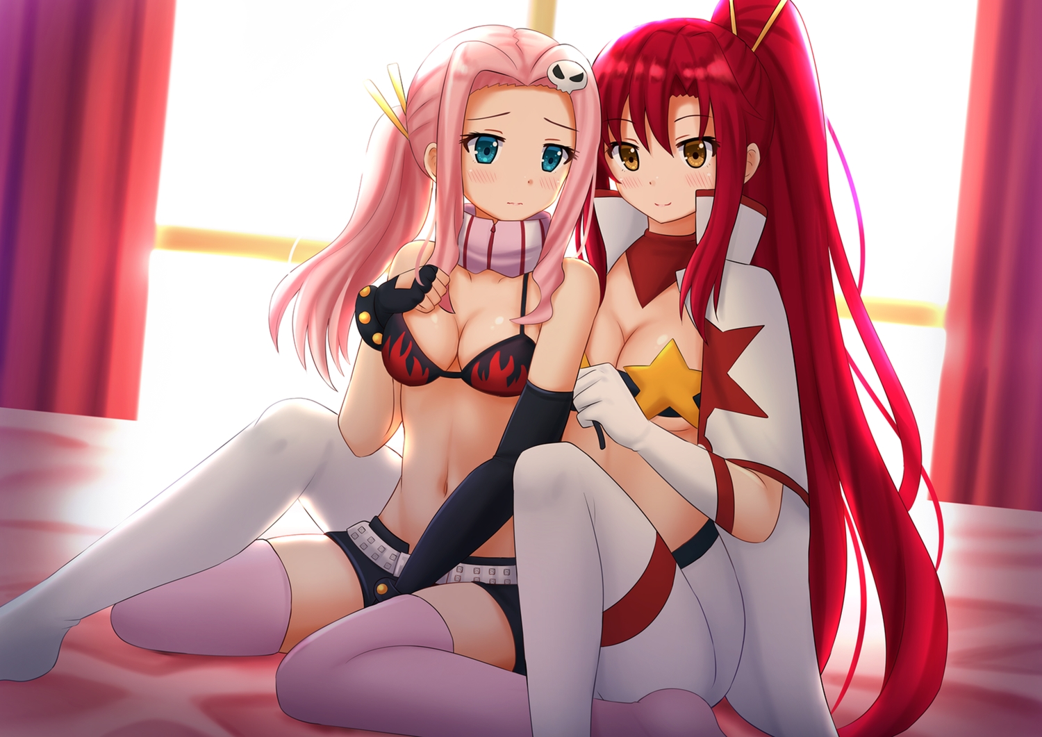 2girls, blue_eyes, blush, breasts, brown_eyes, cleavage, darry, gloves