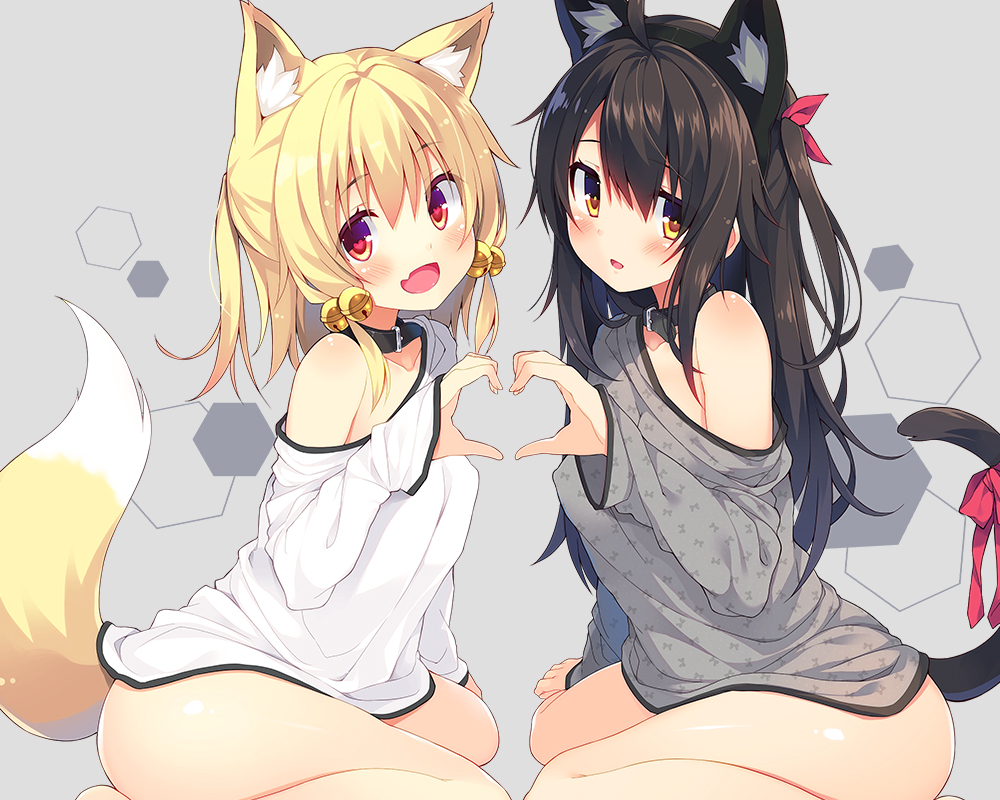 2girls, animal_ears, bell, black_hair, blonde_hair, blush, catgirl, chiri_(atlanta)