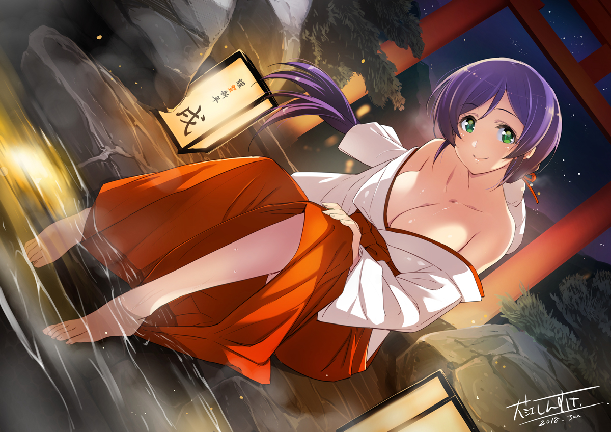 barefoot, breasts, cleavage, inue_shinsuke, japanese_clothes, love_live!_school_idol_project, miko, night, onsen, signed, stars, torii, toujou_nozomi