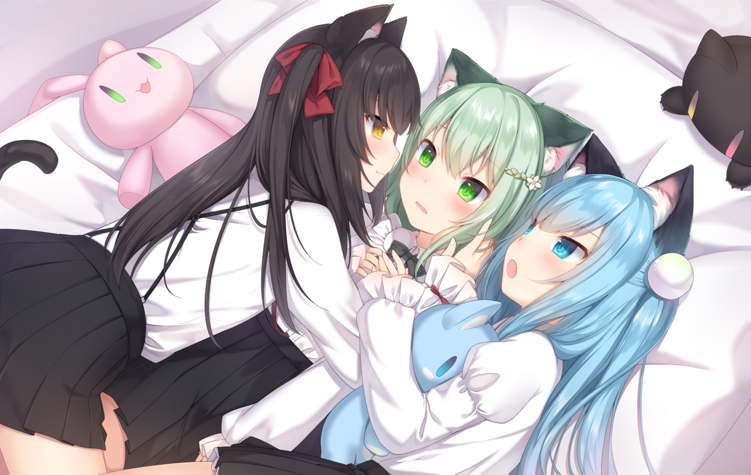 aliasing, amashiro_natsuki, animal_ears, aqua_eyes, aqua_hair, bed, black_hair, blush