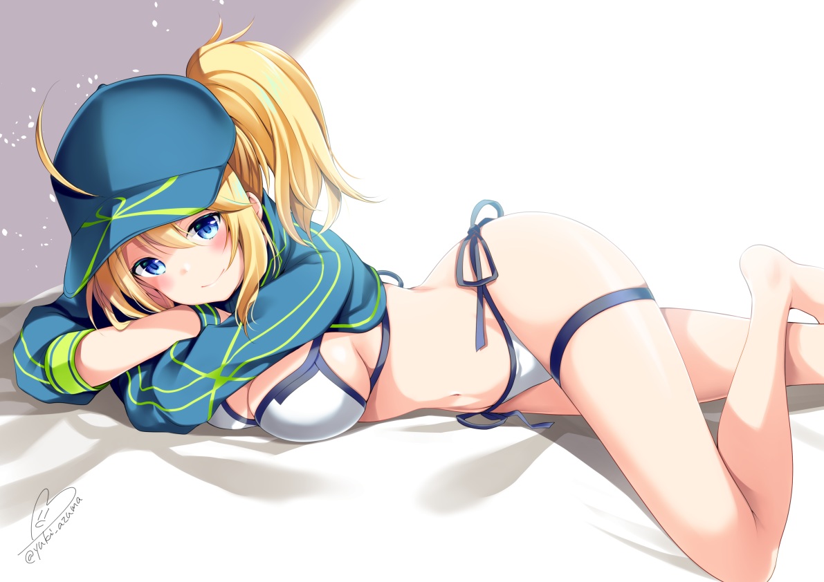 artoria_pendragon_(all), azuma_yuki, barefoot, bikini, blonde_hair, blue_eyes, blush, breasts, cleavage, fate/grand_order, fate_(series), garter, hat, long_hair, mysterious_heroine_xx_(foreigner), navel, ponytail, signed, swimsuit