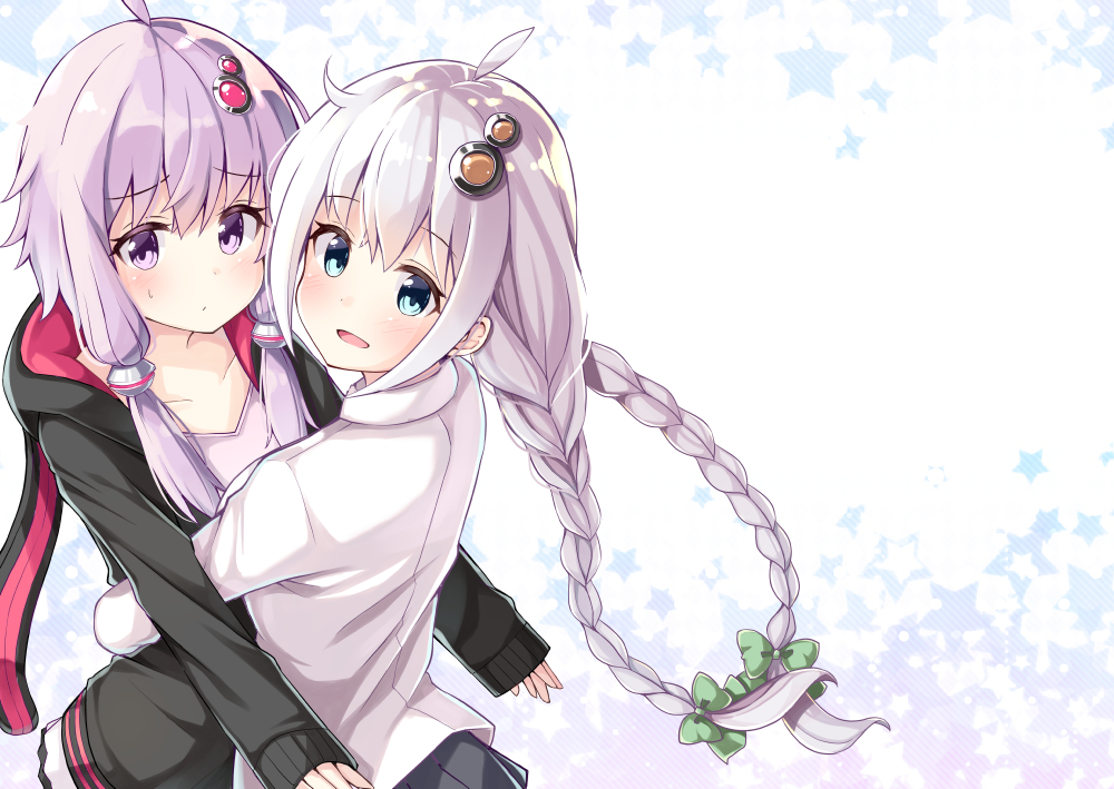 2girls, aliasing, aqua_eyes, hood, hug, kizuna_akari, long_hair, ominaeshi