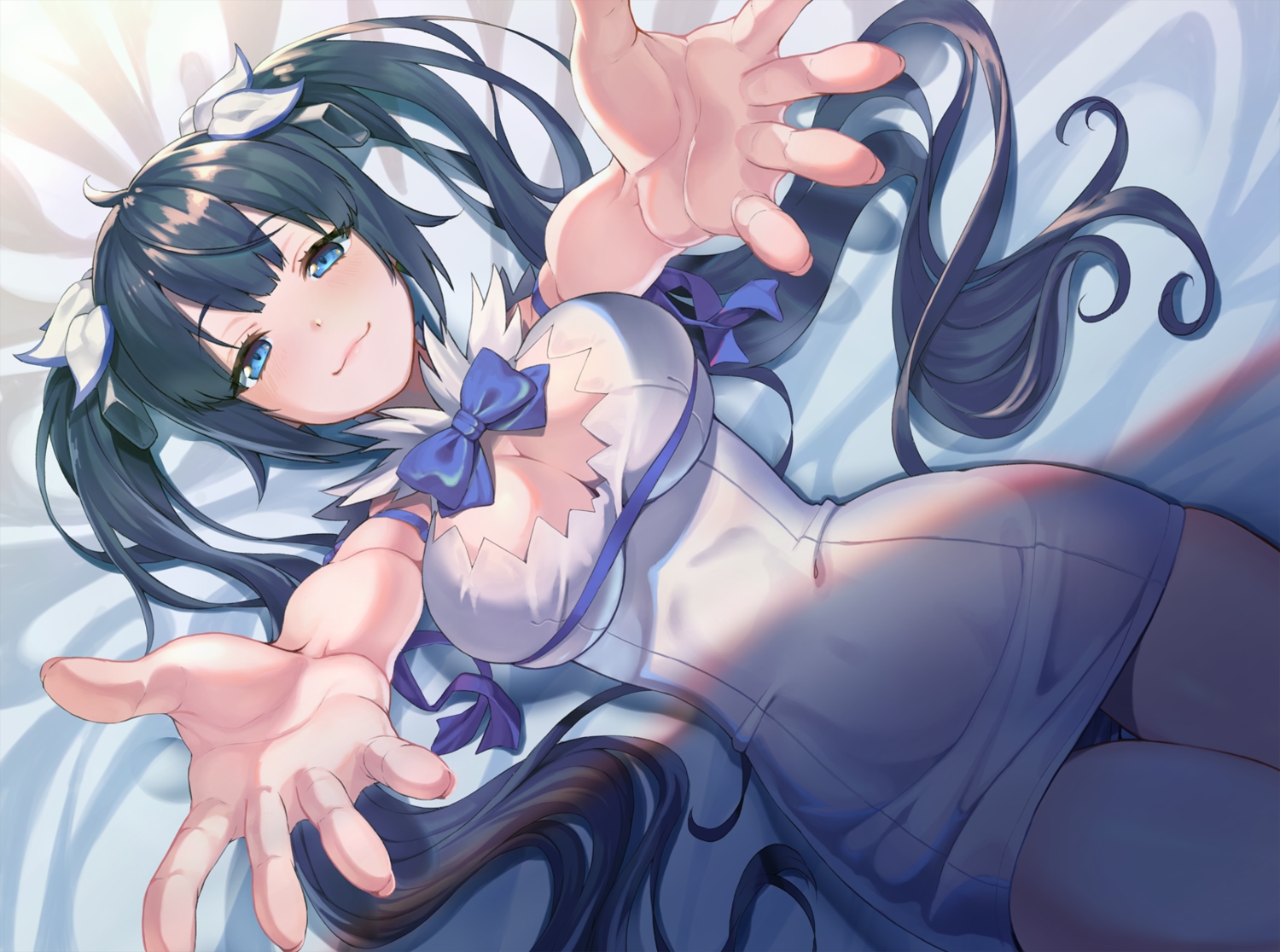 aqua_eyes, black_hair, blush, bow, breasts, cat_smile, cleavage, dress, dungeon_ni_deai_wo_motomeru_no_wa_machigatteiru_darou_ka, hestia_(danmachi), kabu_(e90vwggy), long_hair, twintails