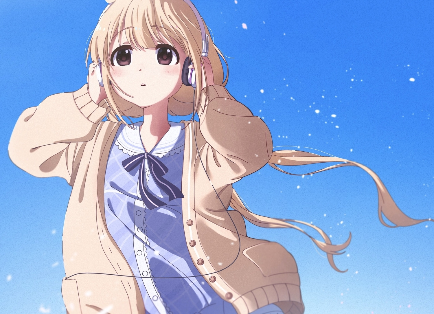 blonde_hair, blush, cropped, futaba_anzu, headphones, idolmaster, idolmaster_cinderella_girls, loli, long_hair, vivid_(key)